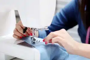 راهنمای جامع انتخاب مناسب‌ترین برند چرخ خیاطی خانگی